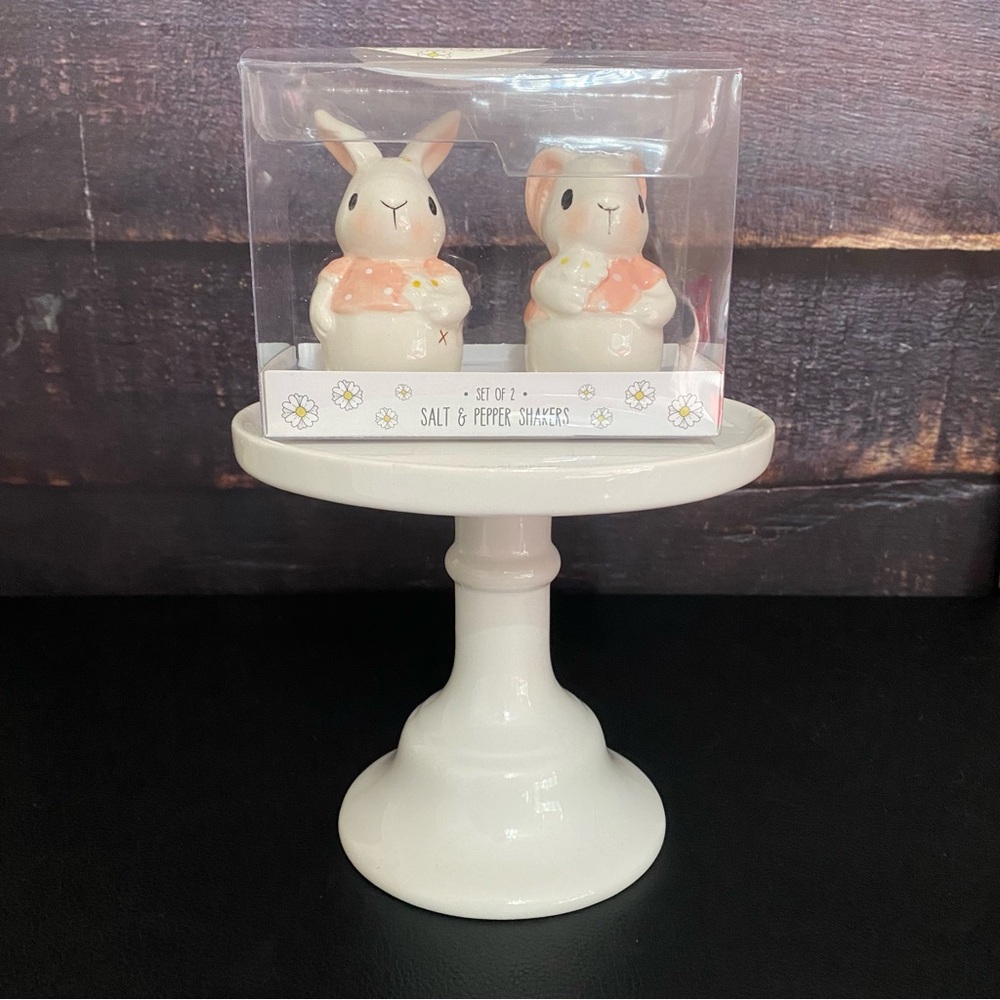 10 Strawberry Street Bunny Salt & Pepper Shaker Set 🐰